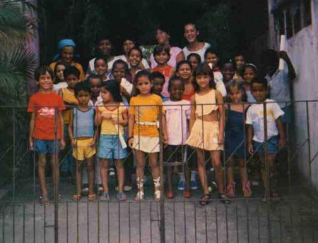 Escola Bíblica em Camaçari de Dentro, rua Ana Galvão, com irmãs Madalena, Leda e Sirlene.